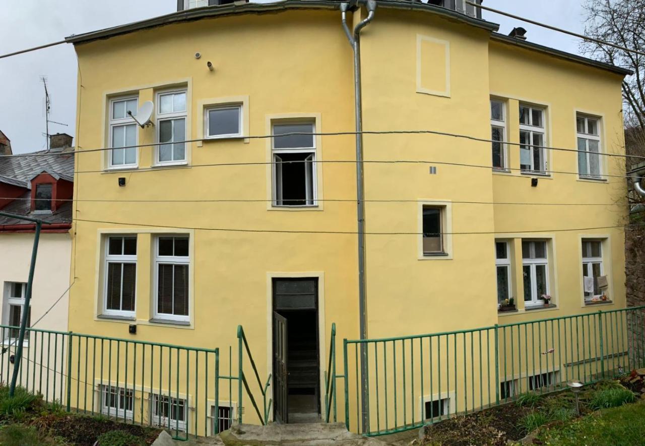 Margo Apartman Karlsbad Exteriör bild